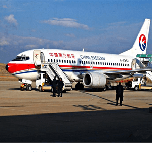龙洞堡空运公司航空快运业稳步发展的原因是什么？